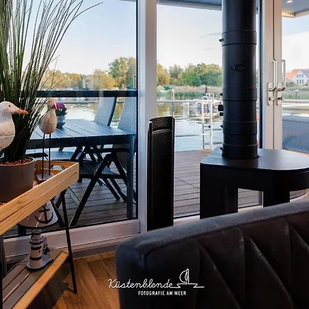 Floatinghouse Arielle Vakantiehuis *